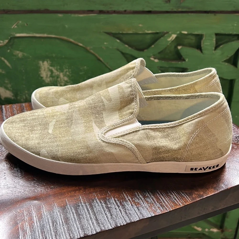 SeaVees  Baja Slip on Saltwash Sneaker size 9.5